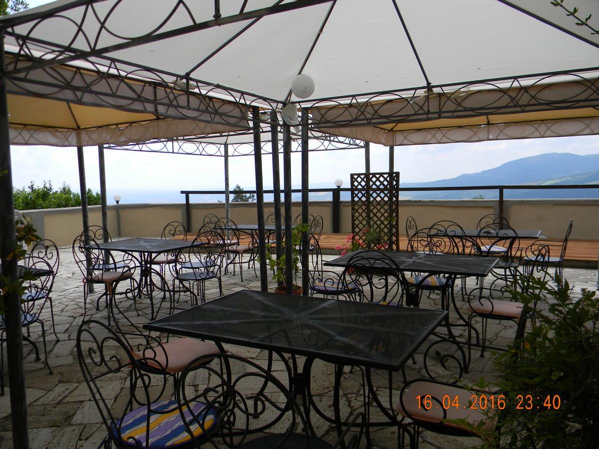 Albergo Ristorante Ragno D'Oro Пьянкастаньяйо Экстерьер фото